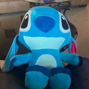 The colors are different shades of blue and pink